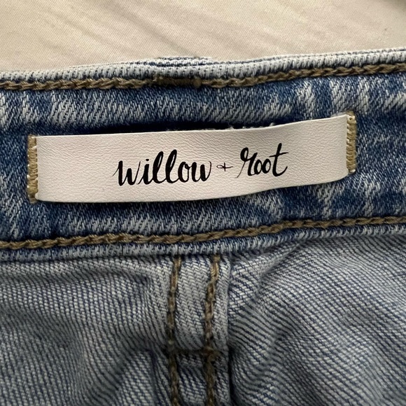 Buckle Willow and Root The Mom Fit Jeans - Picture 3 of 4